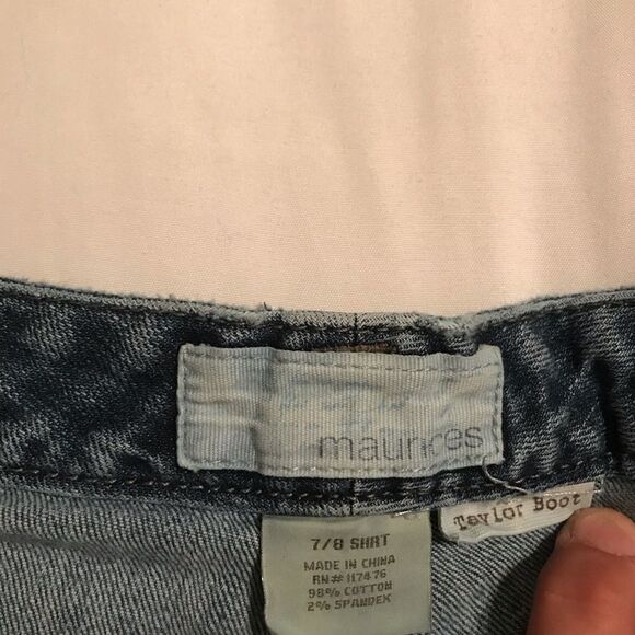Maurices Taylor Boot Jeans 7/8 Short Jeans - Picture 4 of 8